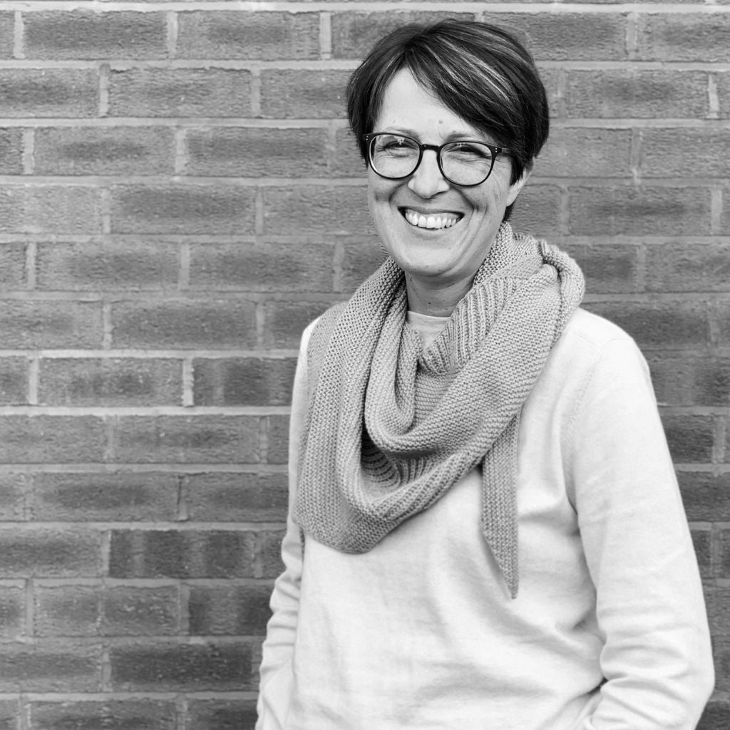 Rachel founder and owner of Tangled Yarn