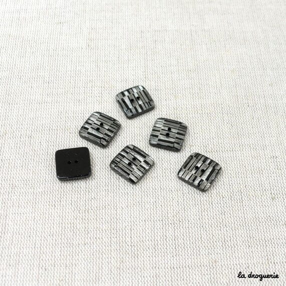 Silver 16 mm Square Button