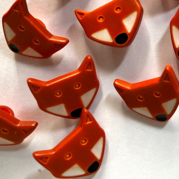 15mm Ginger Fox Button | Tangled Yarn UK