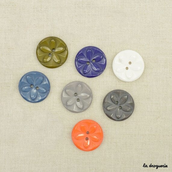 Flower Power 25 mm Button - La Droguerie - Tangled Yarn