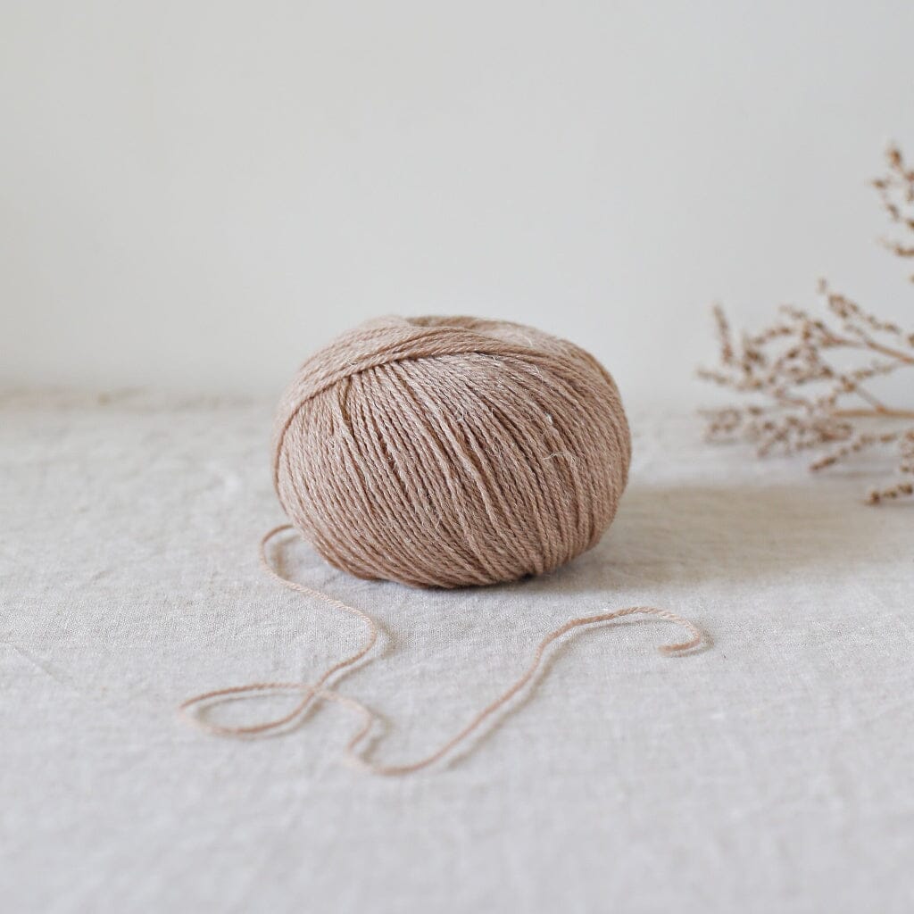 De Derum Natura | Alice Cafe Creme | Tangled Yarn UK