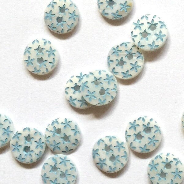 10mm - River Shell with Laser Turquoise Stars button