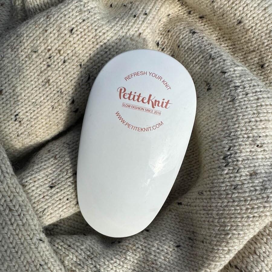 PetiteKnit | Lint Remover | Tangled Yarn UK