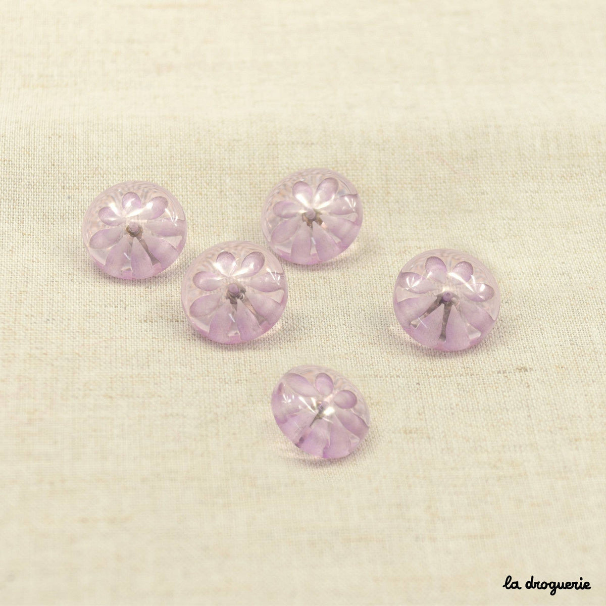 18 mm “Retro Daisy” button