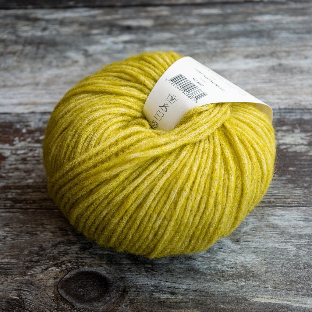 CaMaRose Snefnug [Snowflake] - Aran Knitting Yarn - Tangled Yarn