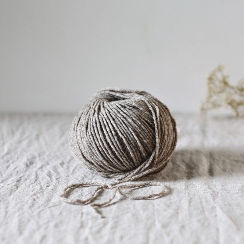 merino aran weight knitting yarn pale bown, de rerum natura cyrano