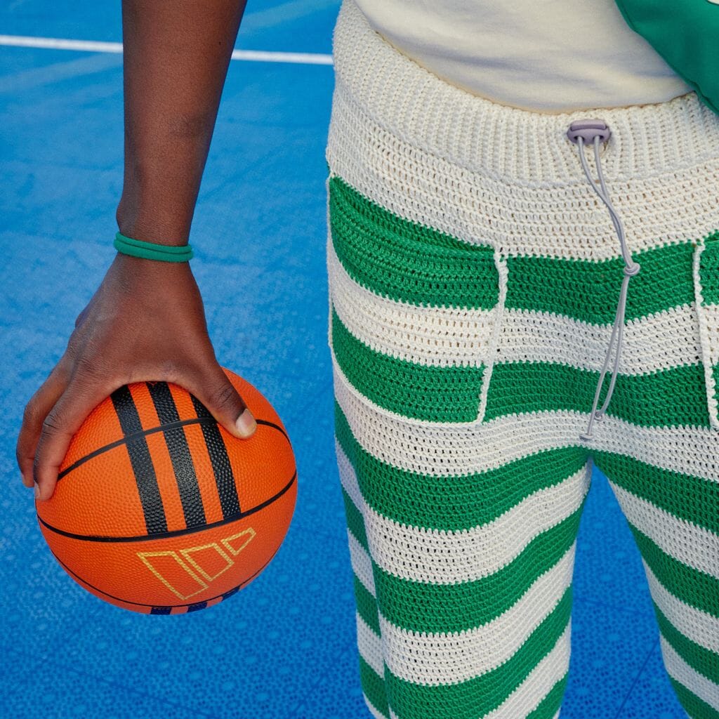 Hooked Out! by Molla Mills