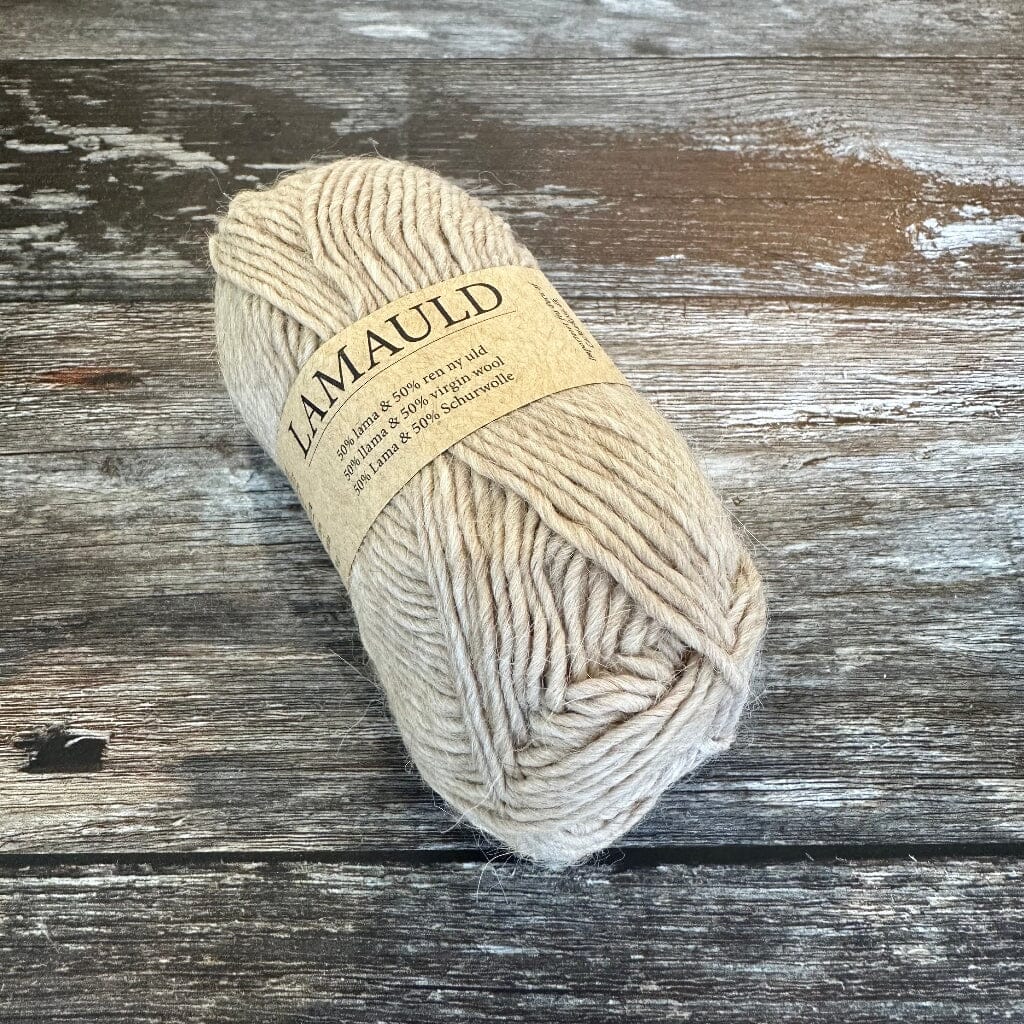 CaMaRose Camarose Lamauld -perlemor - Aran Knitting Yarn