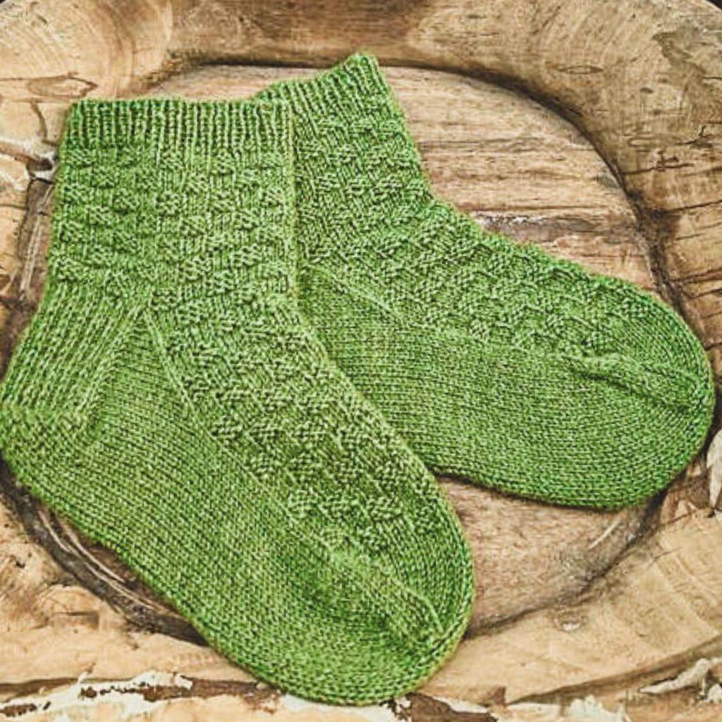 Ruute Socks Free Pattern - Tangled Yarn