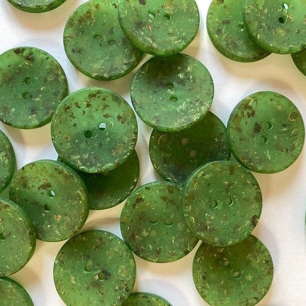 18mm Green Fleck Button | Tangled Yarn UK