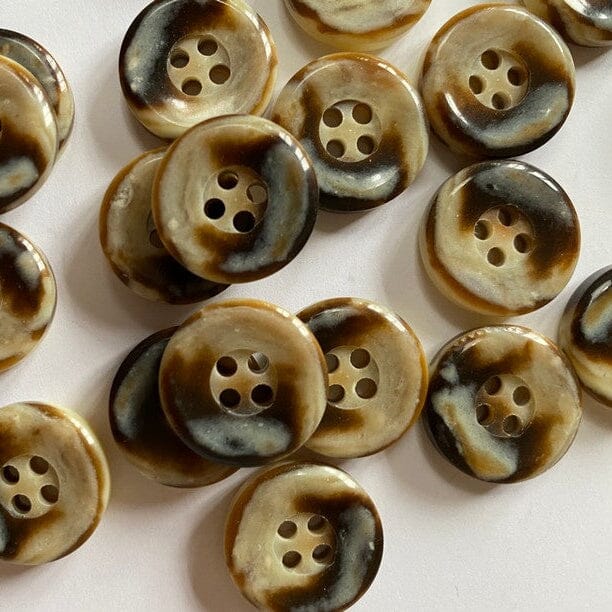 18mm Recycled Horn Button | Tangled Yarn UK