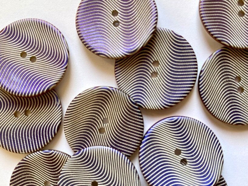 22mm - Wavy Shell Button
