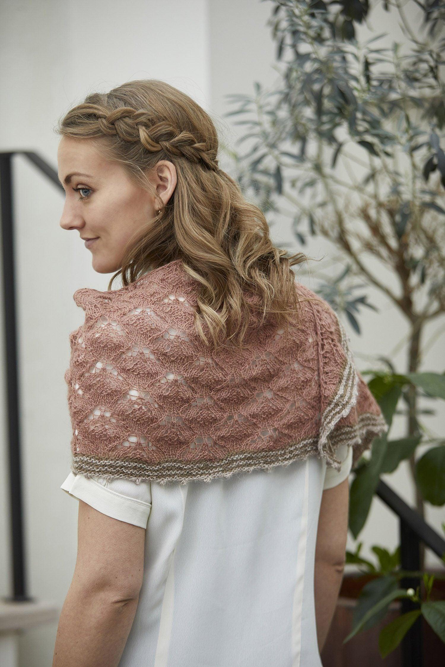 CaMaRose Hydrangeas Shawl [Trine Bertelsen] -  - Knitting Pattern