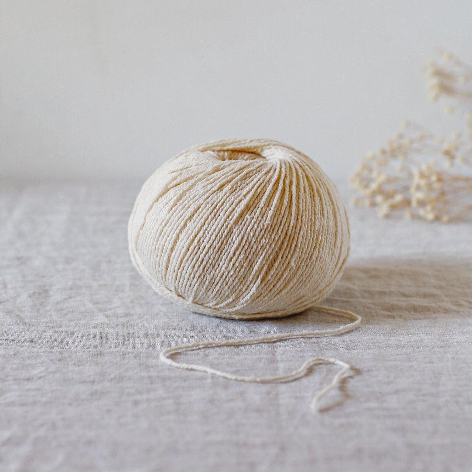 de rerum natura De Rerum Natur Robinson - sucre glace - DK Knitting Yarn