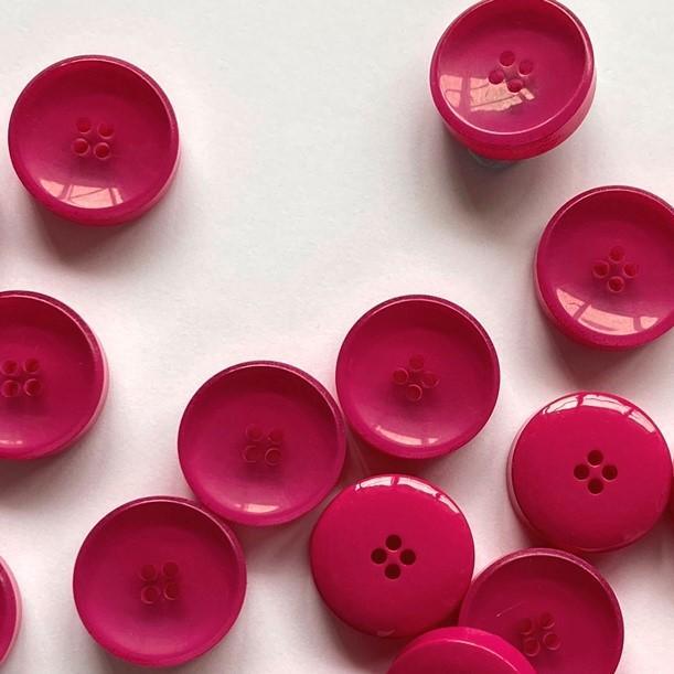 TextileGarden 15mm - Opaque &amp; Glossy Bright Pink Button -  - Buttons