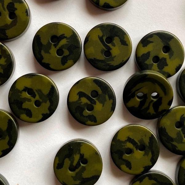 TextileGarden 14mm -  Khaki Green and Black Camouflage Button -  - Buttons