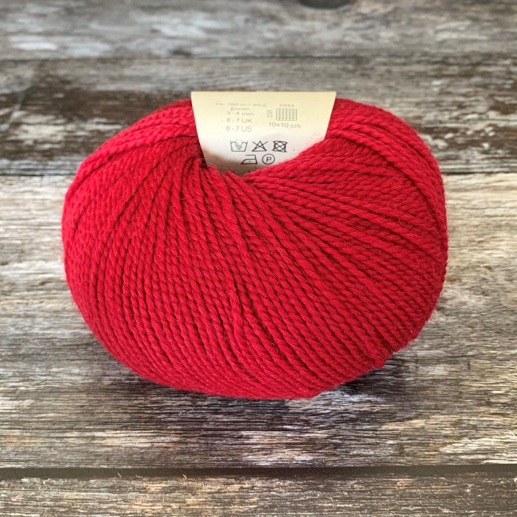 BC Garn BC Garn Semilla GOTS - Cherry Red (013) - Sport Weight Yarn