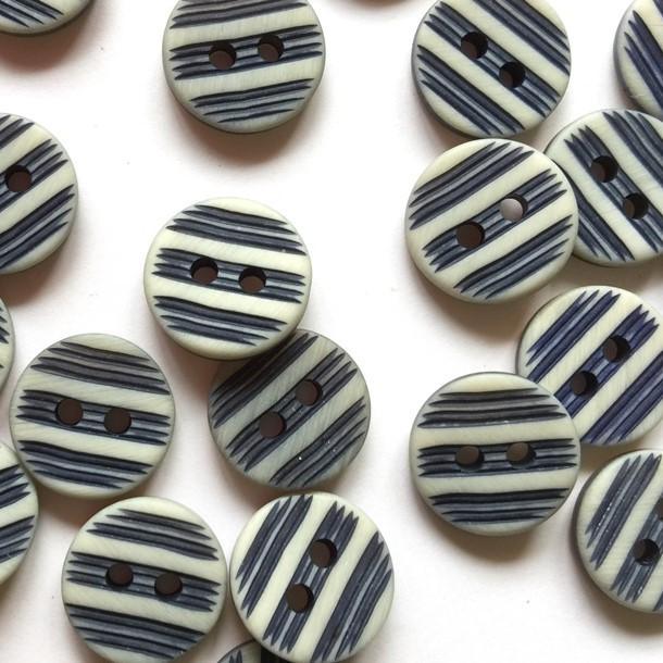 Button Ridges 12mm - Off White with Navy Ridges Button - Tangled Yarn